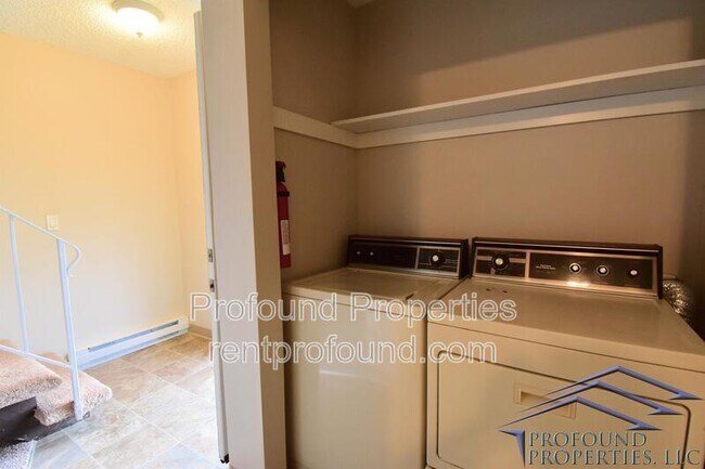 Building Photo - 6050 SW 130th Ave