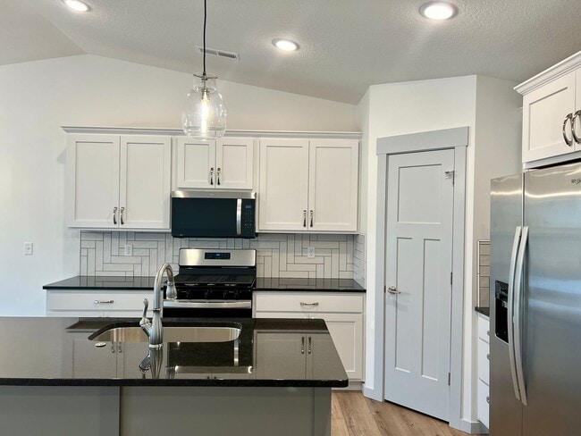 Building Photo - Brand New 3 Bed 2 Bath Duplex in East Manhattan!