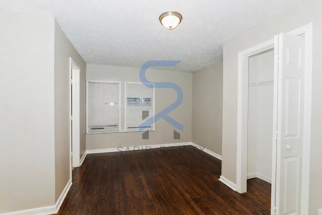 Building Photo - 2018 Pryor Rd SW