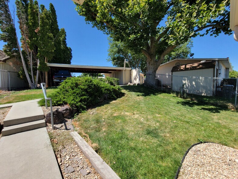 Carport - 20667 Antrim Dr