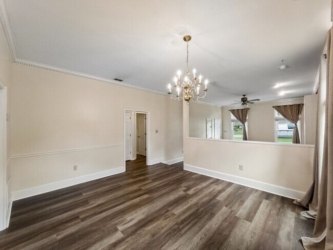 Building Photo - 153 Ponderosa Dr