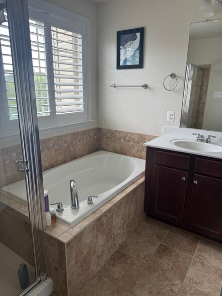 Building Photo - 8212 Carinoso Way