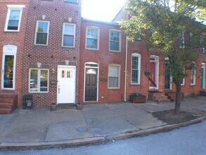Building Photo - 912 S Potomac St