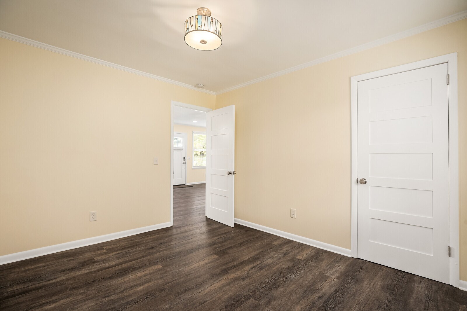 Building Photo - 2112 Sanborn Dr