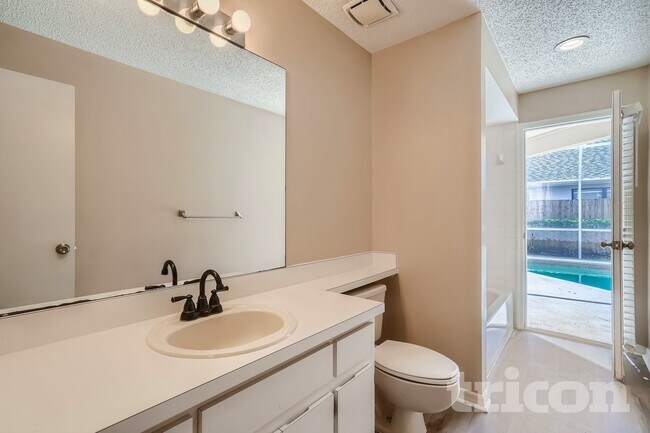 Building Photo - 856 Crestridge Cir