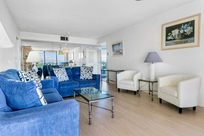 Building Photo - 225 Beach Rd