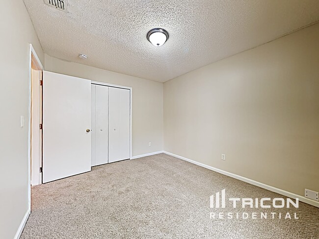 Building Photo - 3424 International Village Dr W