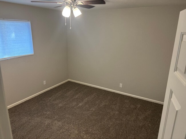 Building Photo - 321 N Horne