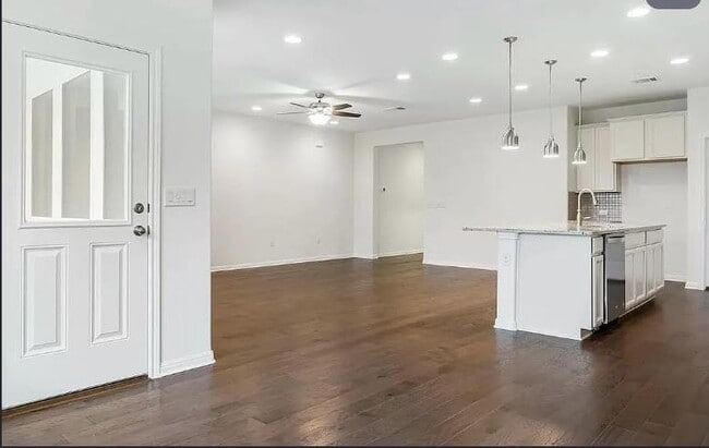 Building Photo - 4441 Arques Ave