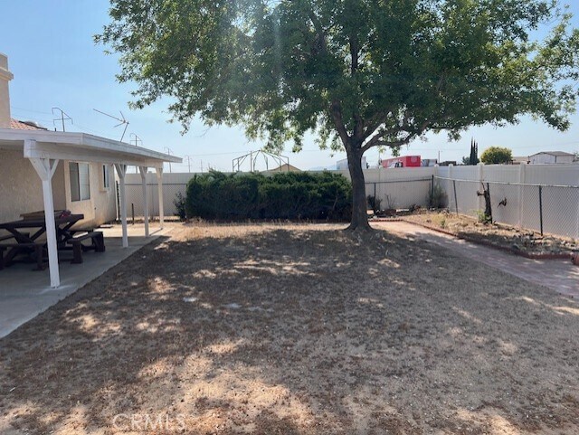 Building Photo - 7653 Phelan Rd