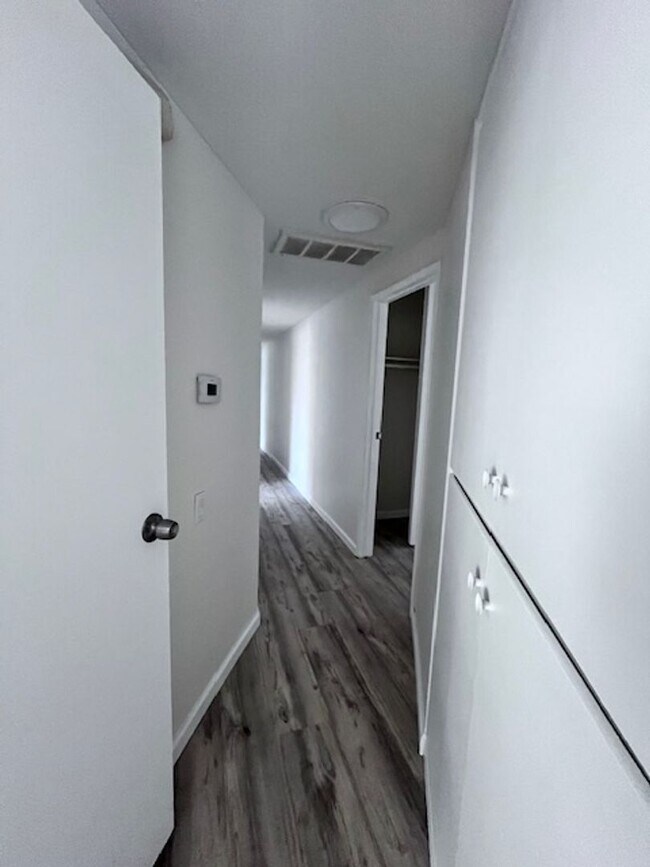 Building Photo - Recently Remodeled South Redlands Home