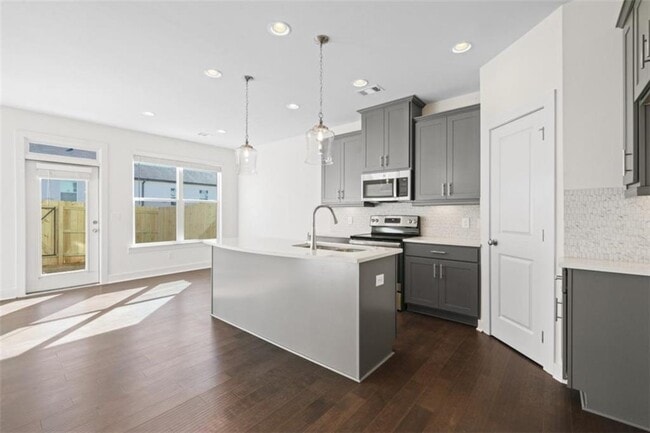 Building Photo - 28 Auburn Valley Wy