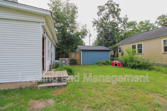 Building Photo - 211 W Poplar St