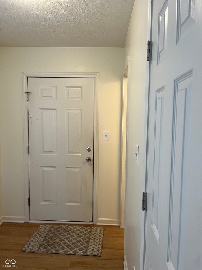 Building Photo - 2014 Falcon Ct