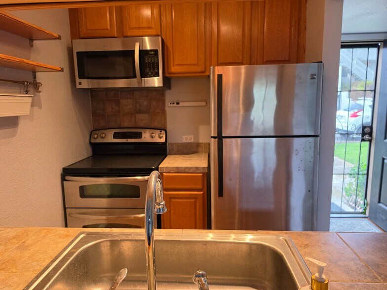 Building Photo - 5757 Gaines St