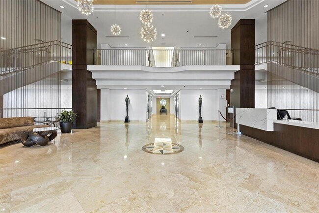 Building Photo - 511 SE 5 Ave