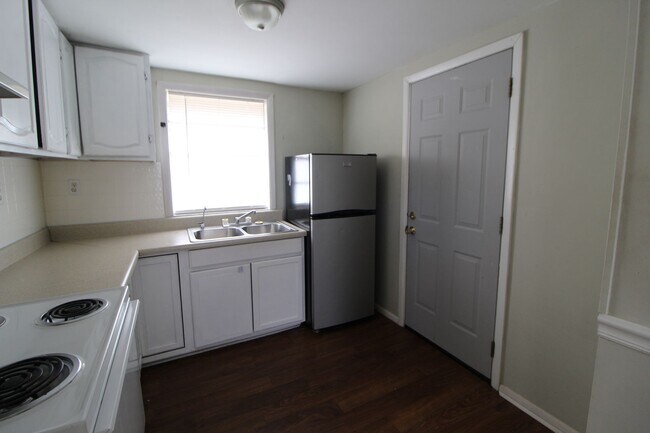 Building Photo - Private Home on 3 acres available now!