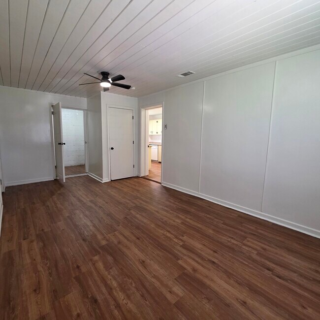 Building Photo - 2508 Belmont Ave