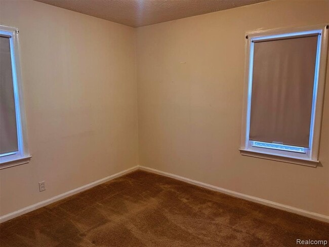 Building Photo - 110 Hamata Ave