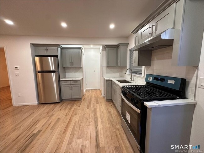 Building Photo - 192 Peace St