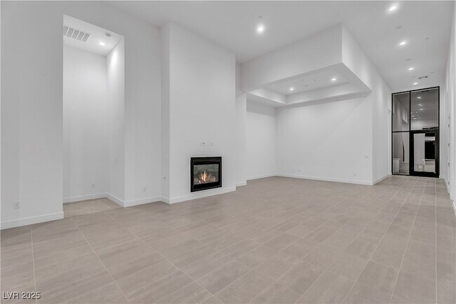 Building Photo - 10739 Agate Clfs Ave