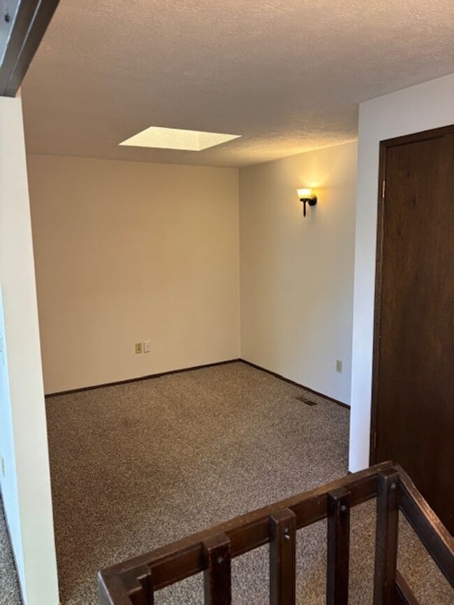 Building Photo - 1187
