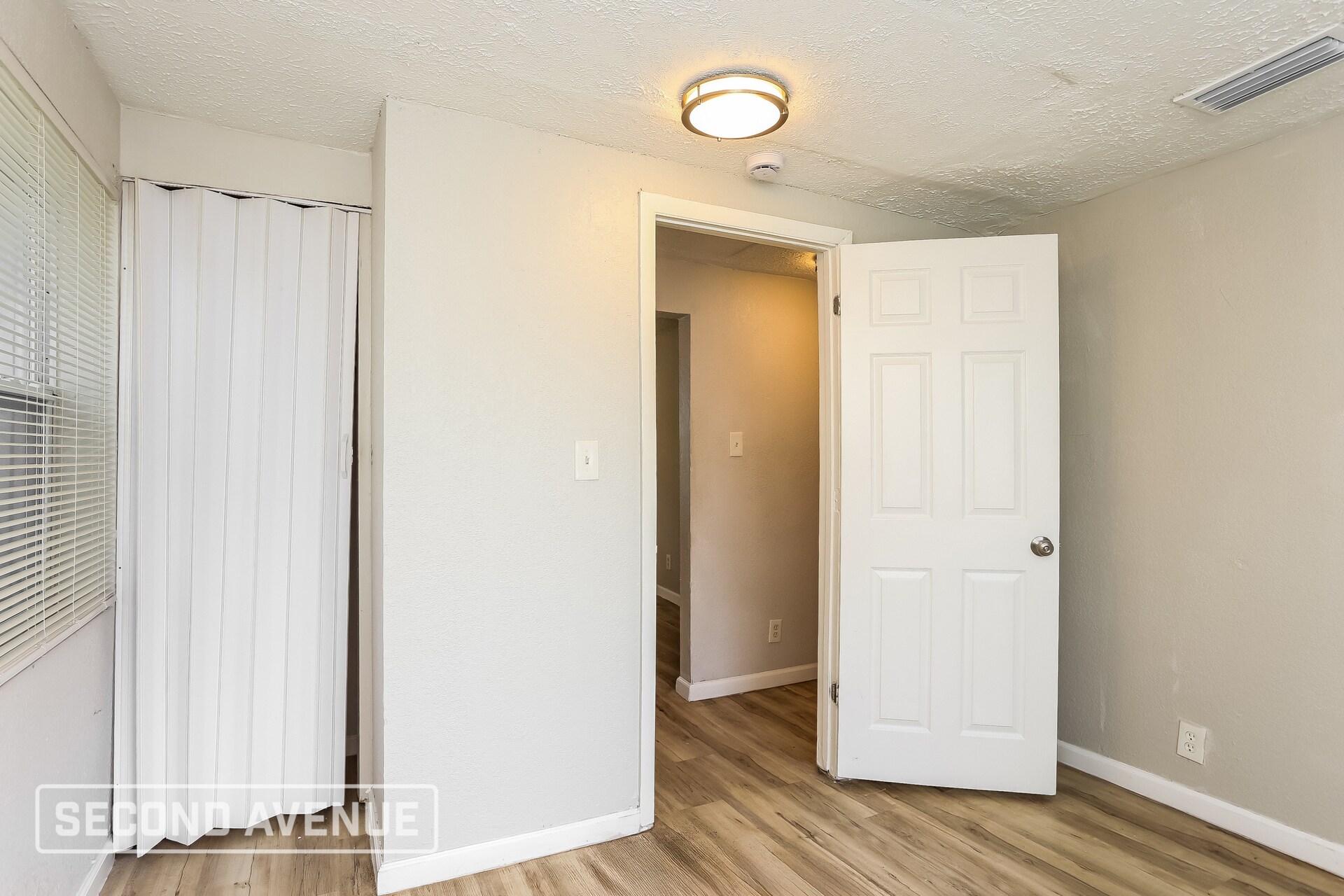 Building Photo - 1656 W 30th St