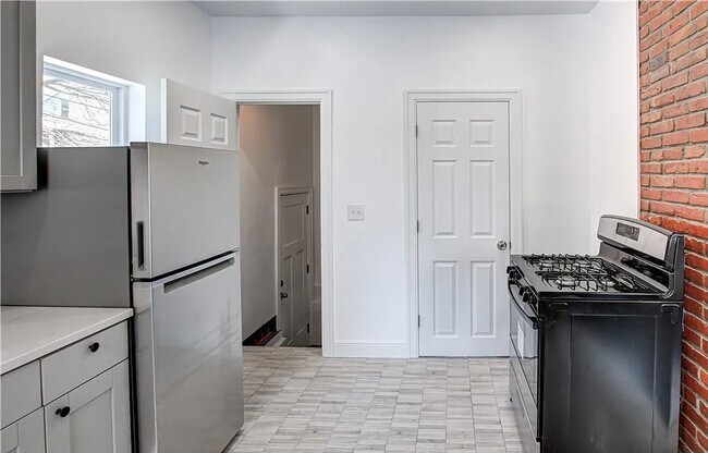 Building Photo - 87th,W.1308