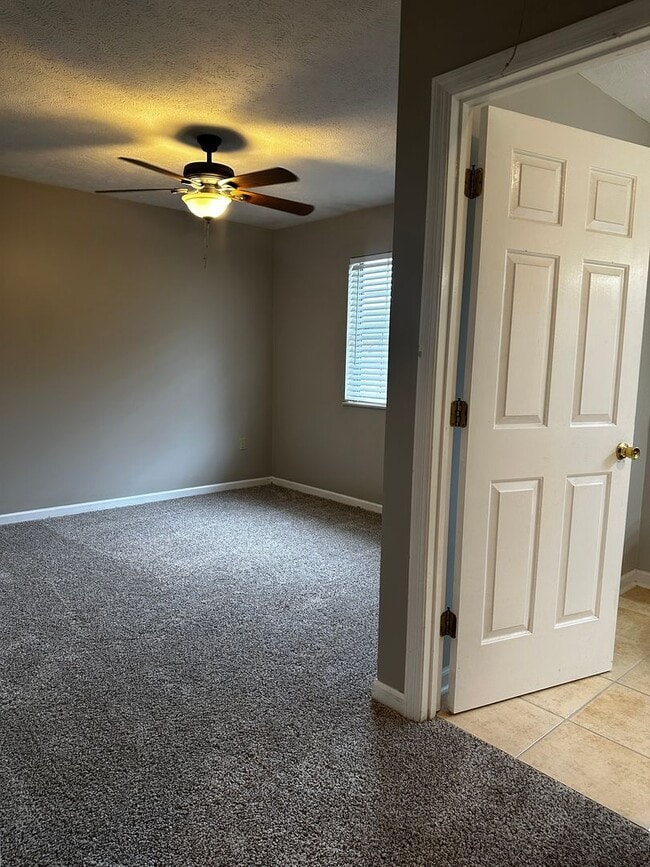Building Photo - 2 Bedroom/2.5 Bath in Lyn Mar Downs