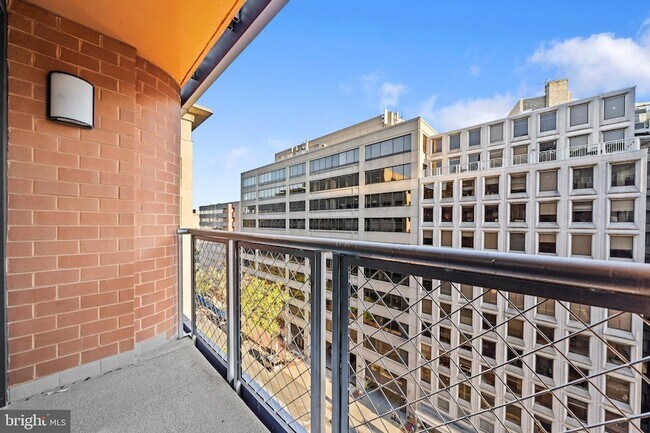 Building Photo - 631 D St NW