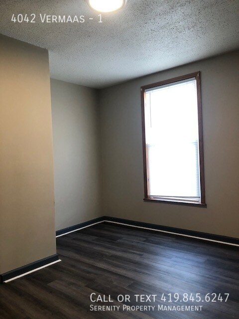 Building Photo - Cozy 1-bedroom Duplex!