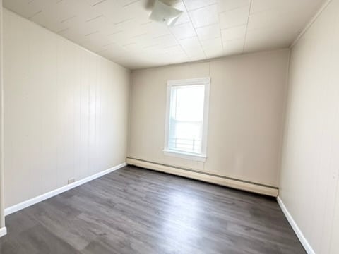 Building Photo - 113 N Center St