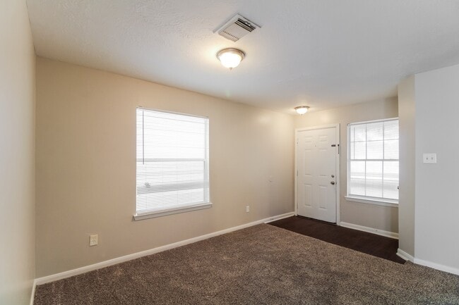 Building Photo - 6402 Mountain Pines Ln