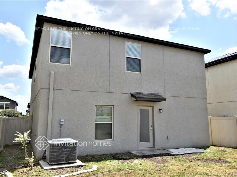 Building Photo - 10210 Cool Waterlily Ave