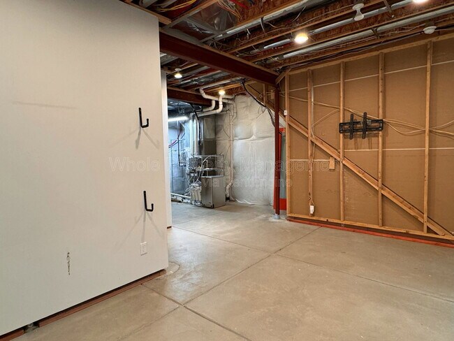 Building Photo - 6771 Larsh Dr