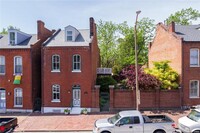 Building Photo - Lease this 2.5 story home in Historic Soulard