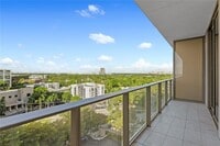 Building Photo - 2678 Tigertail Ave