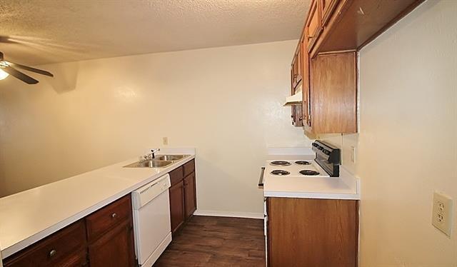 Building Photo - 122 Country Bend