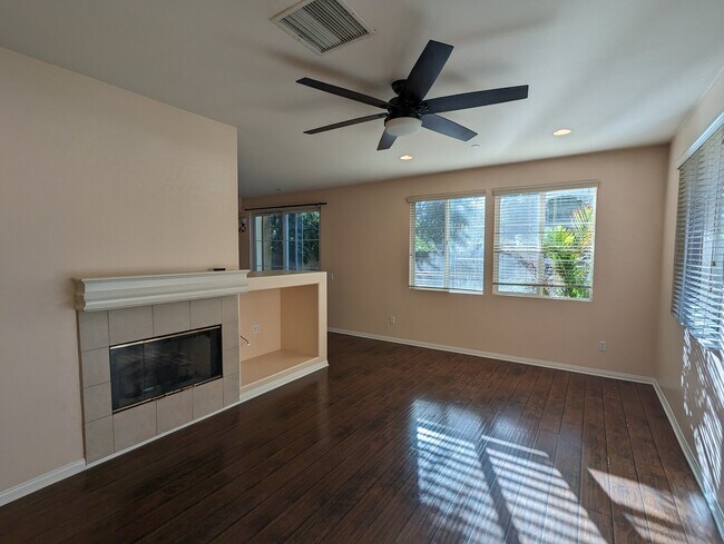 Living room pic 2 with natural light - 2911 Esperanza Way