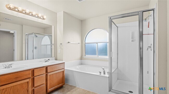 Building Photo - 152 Falcon Crossing