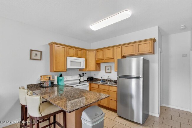 Building Photo - 1283 Century Oaks Dr