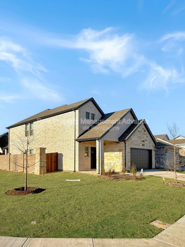 Building Photo - 614 Clover Crk Dr