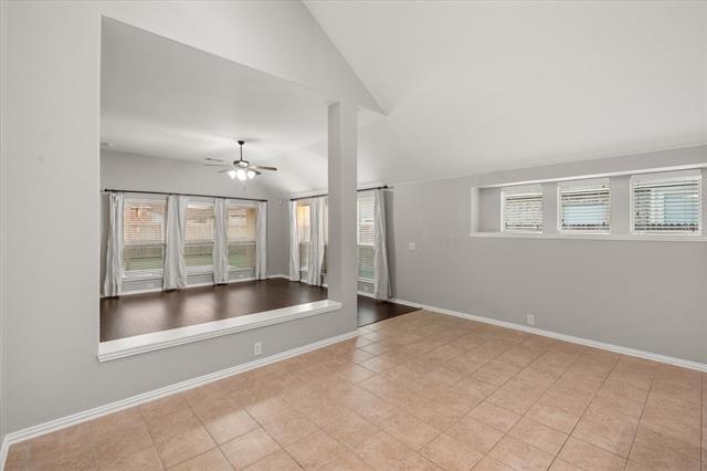 Building Photo - 4802 Oakview Dr