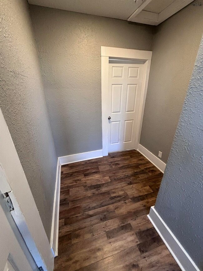 Building Photo - 1801 11th St