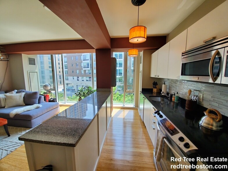 Building Photo - 2 Earhart St