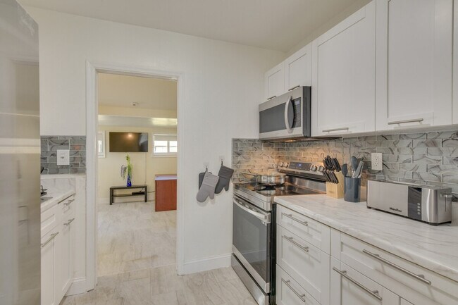 Building Photo - 16205 NW 39th Ct