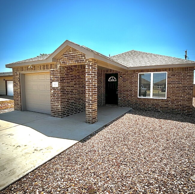 Primary Photo - "Charming 3-Bedroom Haven with 2 Full Bath...