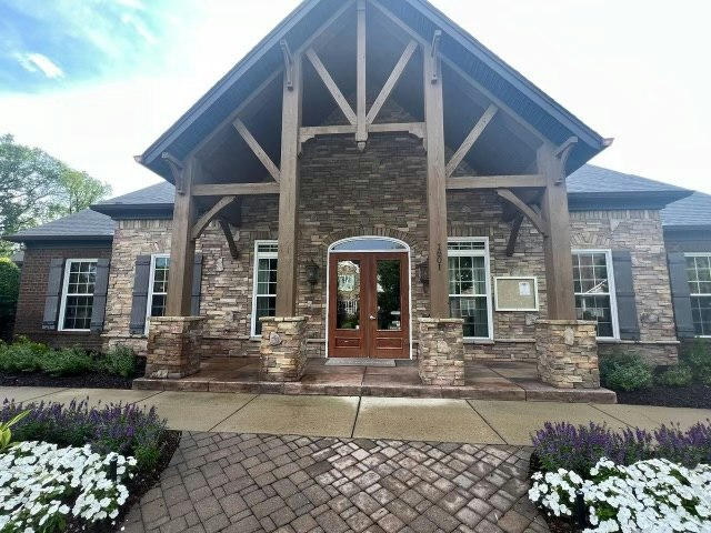 Building Photo - 1822 Riverbirch Ln
