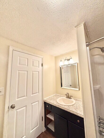 Building Photo - 201 Lexington St