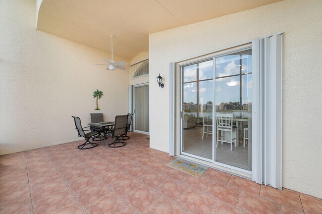 Building Photo - 364 Sunview Way